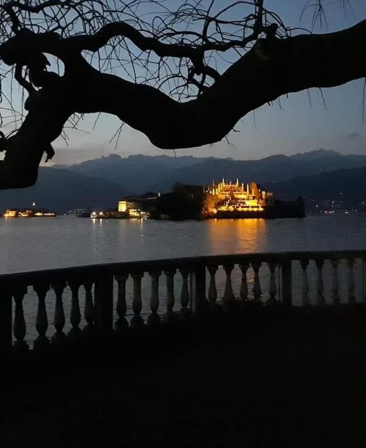 Little Suite Near Lake Verbania Luaran gambar